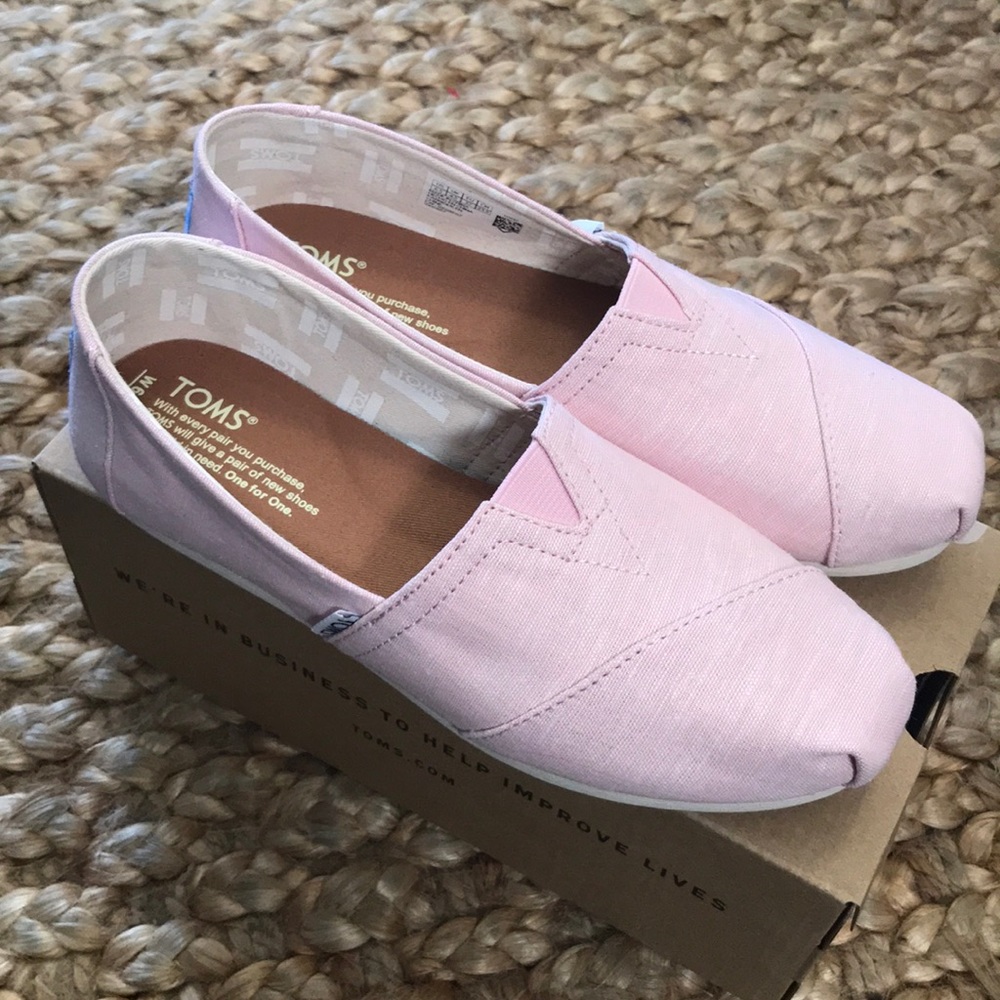 Toms classic shoes